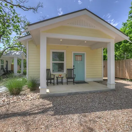 The Grove-C With Hot Tub - Walk To Main Street Villa